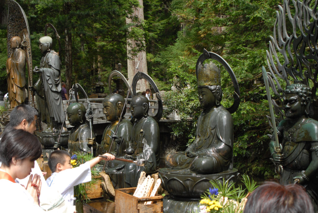 Okunoin Koyasan Japan | Atlas Reizen